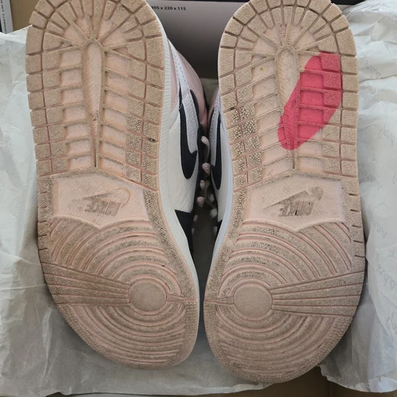 Nike Air Jordan 1 Retro High OG Atmosphere Bubblegum Size 9.5 Like NEW - Picture 6 of 9